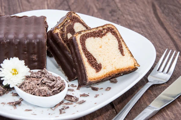 Taze pişmiş çikolatalı pasta — Stok fotoğraf