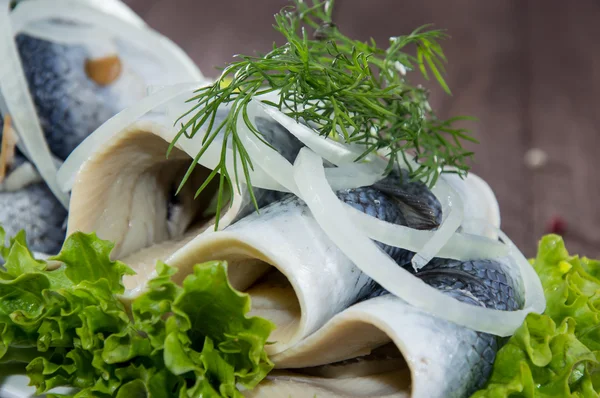 Filetto di aringa fresca su un piatto — Foto Stock