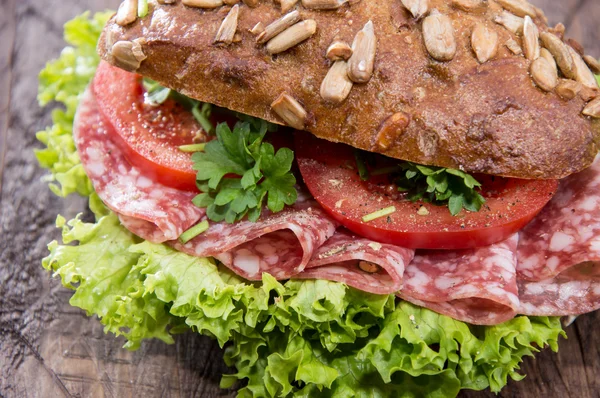 Sandwich de Salami Casero — Foto de Stock