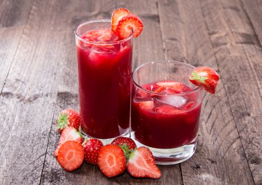 Some glasses with Strawberry Liqueur clipart