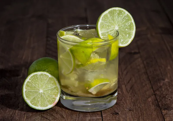 Taze yapılmış caipirinha — Stok fotoğraf