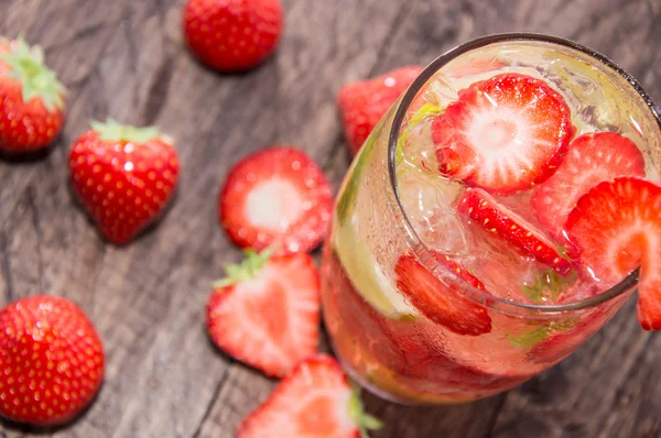 Fresh made Strawberry Caipirinha — Stock Photo, Image