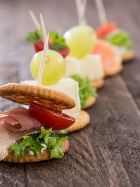 Crackers in a row — Stock Photo, Image