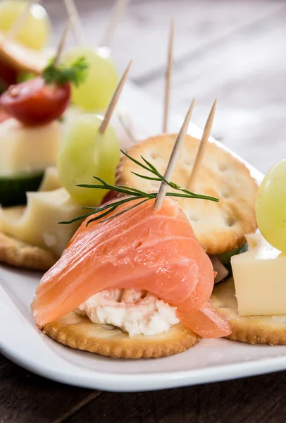 Galletas diferentes en un plato — Foto de Stock