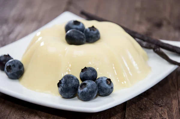 Vanilla Pudding topped with Berries — Stock Photo, Image