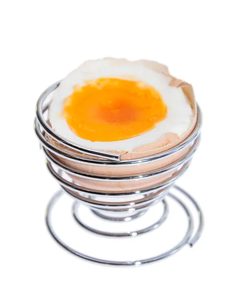 Gekochtes Ei isoliert auf Weiß — Stockfoto