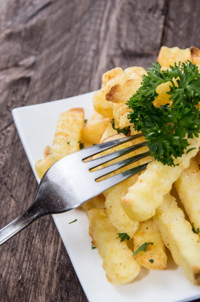 Frisch gebratene Pommes — Stockfoto