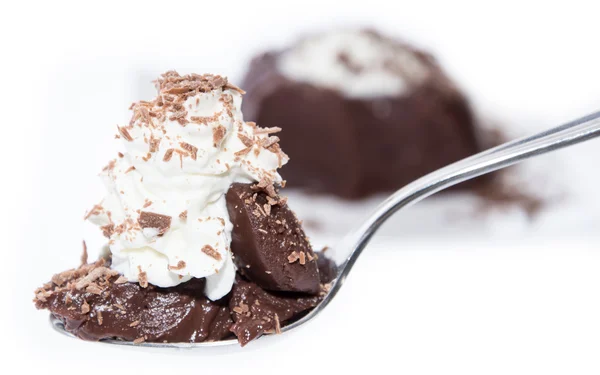 Budino al cioccolato su un cucchiaio (bianco ) — Foto Stock