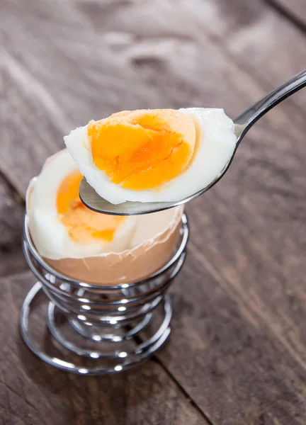 Łyżka śniadanie jajko — Zdjęcie stockowe