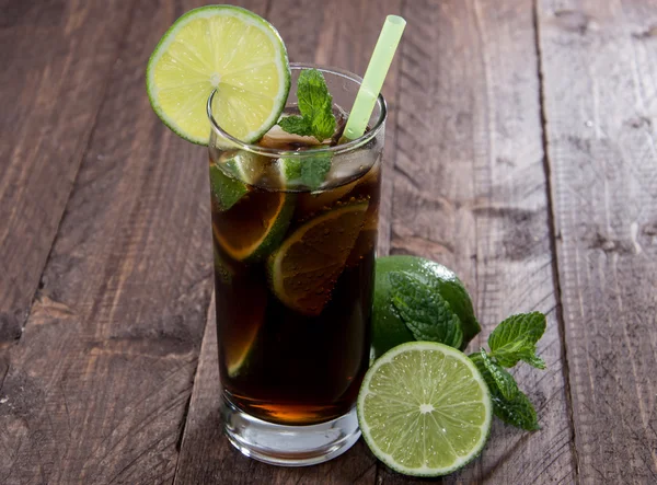 Cola e rum — Foto Stock