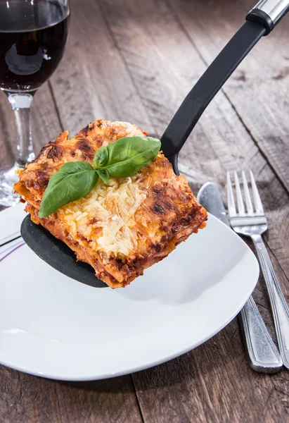Stuk van lasagne — Stockfoto