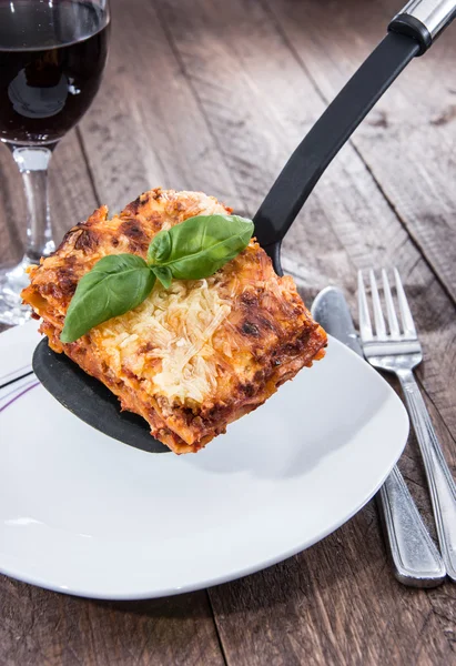 Stück Lasagne — Stockfoto