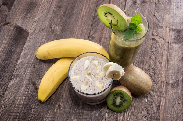 Batido de kiwi e banana — Fotografia de Stock