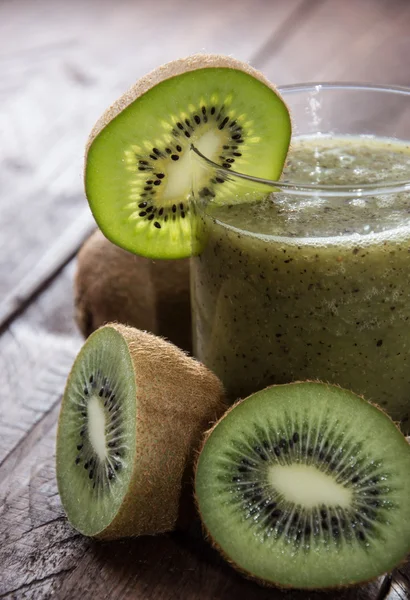 Kiwi Shake recién hecho —  Fotos de Stock