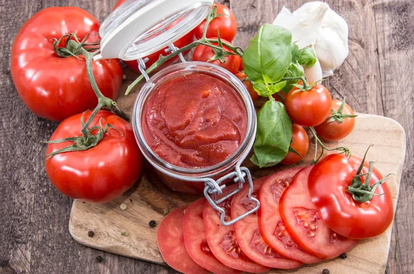 Domowej roboty sosem pomidorowym — Zdjęcie stockowe
