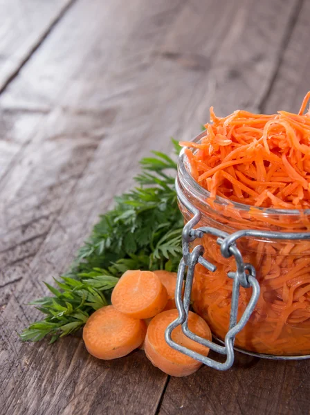 Kaca dengan Carrot Salad — Stok Foto