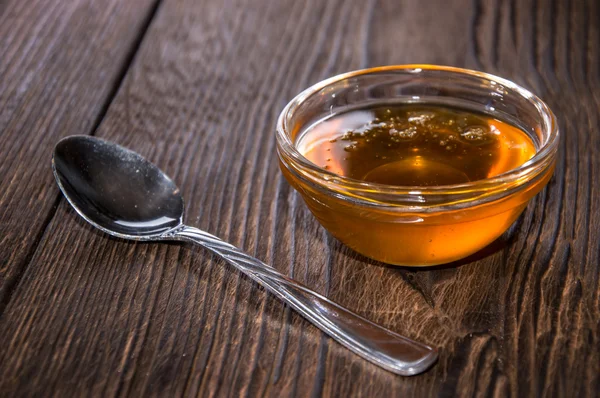 Honey in a small bowl — Stock Photo, Image