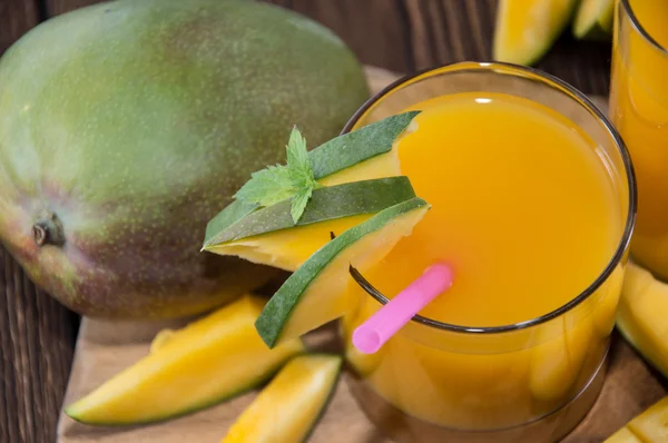Vers gemaakte mango sap — Stockfoto