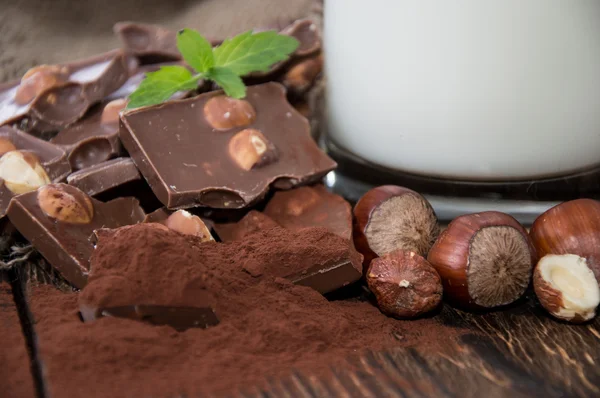 Schokolade und Milch — Stockfoto