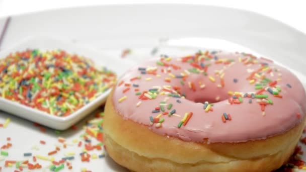 转身的粉红甜甜圈 — 图库视频影像