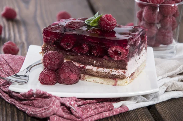 Portion hausgemachte Himbeertorte — Stockfoto