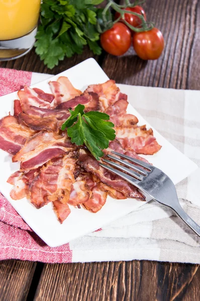 Bacon (Portion sur une assiette ) — Photo