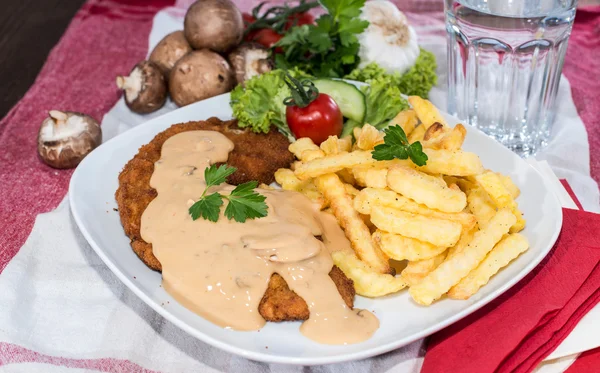 Schnitzel with Chips and Sauce — Stock Photo, Image