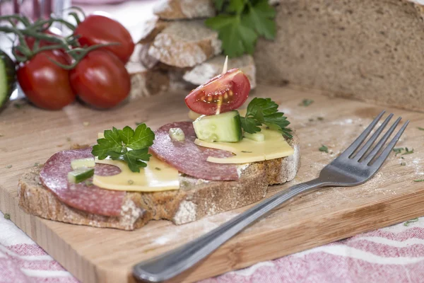 Salami sandwich — Stockfoto