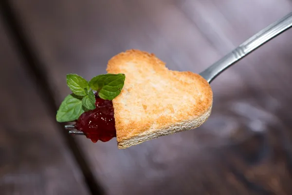 Toast Heart en un tenedor —  Fotos de Stock
