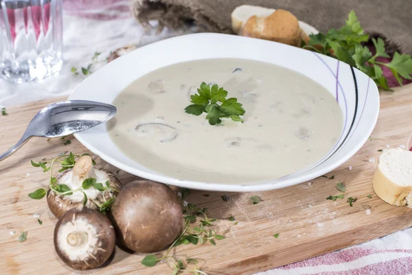 Gedeelte van champignonsoep — Stockfoto