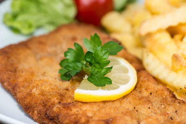 Schnitzel with Chips — Stock Photo, Image