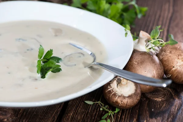 Zelfgemaakte champignonsoep — Stockfoto