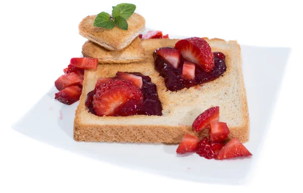 Toast mit Herzen auf einem Teller — Stockfoto