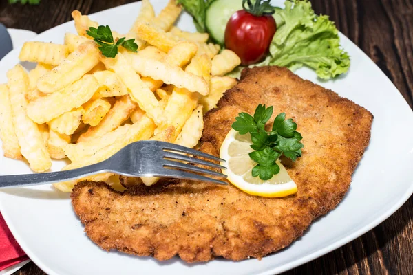 Wiener Schnitzel with Chips — Stock Photo, Image