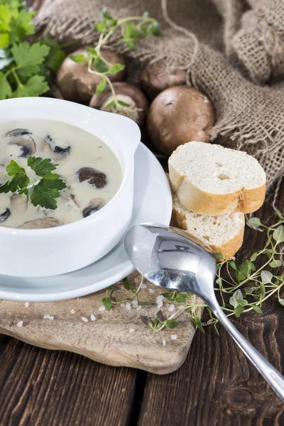 Gedeelte van champignonsoep — Stockfoto