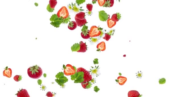 Fraises tombantes sur fond blanc. Cœur signe — Video