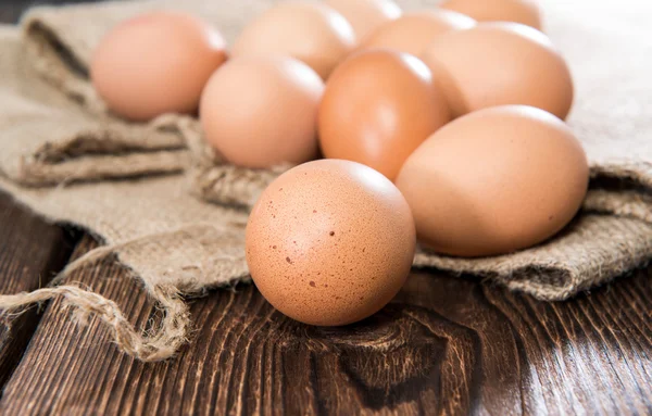 Brązowe jaja (z bliska) — Zdjęcie stockowe