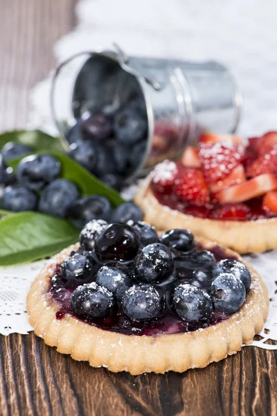 Tarte aux bleuets et fraises — Photo