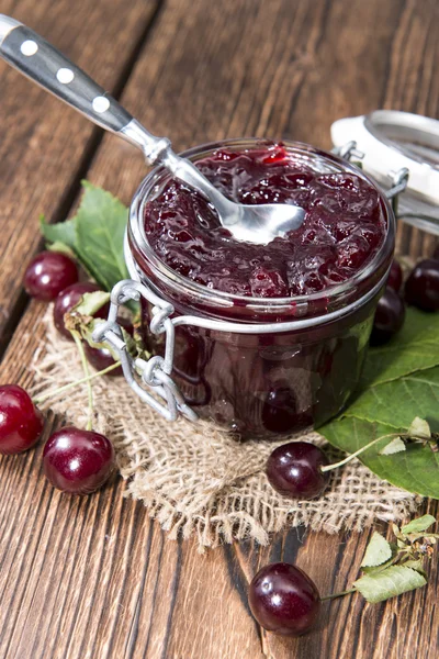 Del av cherry jam — Stockfoto