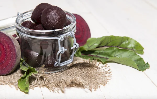 Beetrot on wooden background — Stock Photo, Image