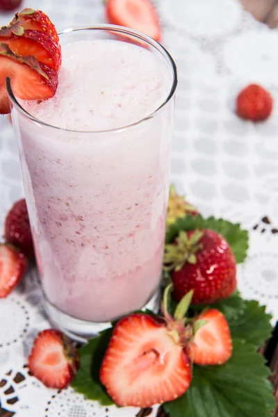 Fruchtiger Erdbeer-Milchshake — Stockfoto