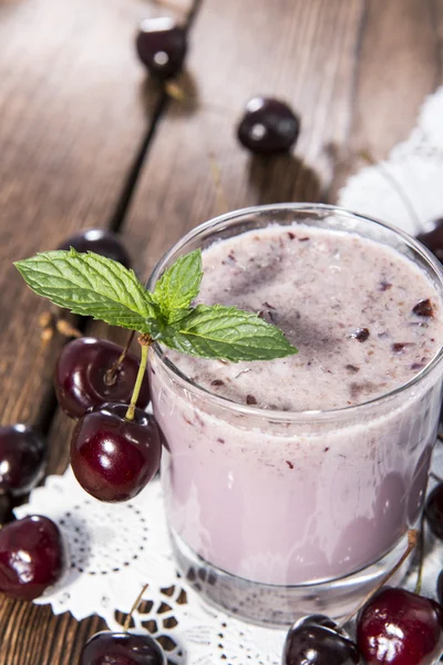 Smoothie de cereja acabado de fazer — Fotografia de Stock