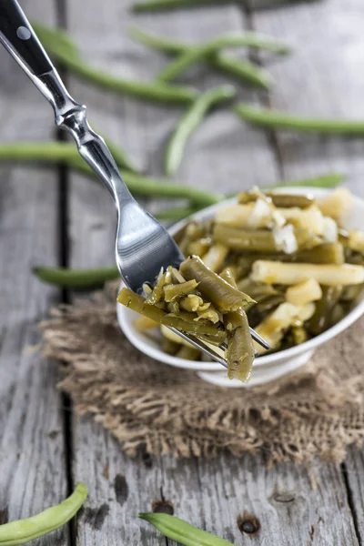 Salade de haricots verts sur une fourchette — Photo