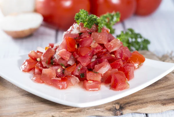 Vers gemaakte tomatensalade — Stockfoto