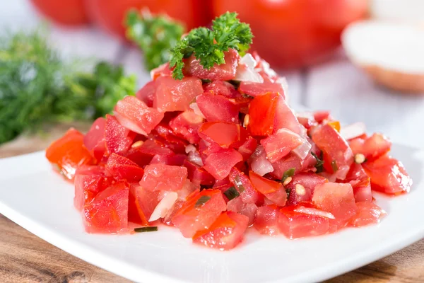 Частично томатный салат — стоковое фото