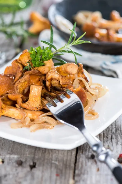 Plate with fried Chanterelles — Stock Photo, Image