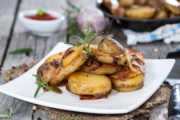 Högen av rostad potatis — Stockfoto