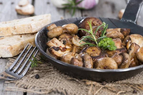 Portion of Mushrooms in a Pan — Stock Photo, Image