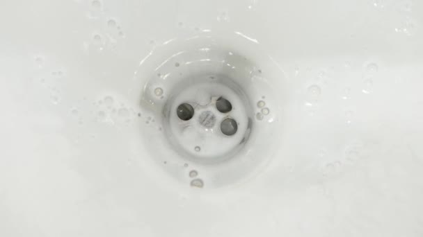 Kanalizace s tekoucí vodou — Stock video