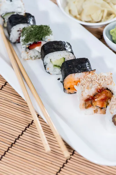 Gedeelte van sushi — Stockfoto